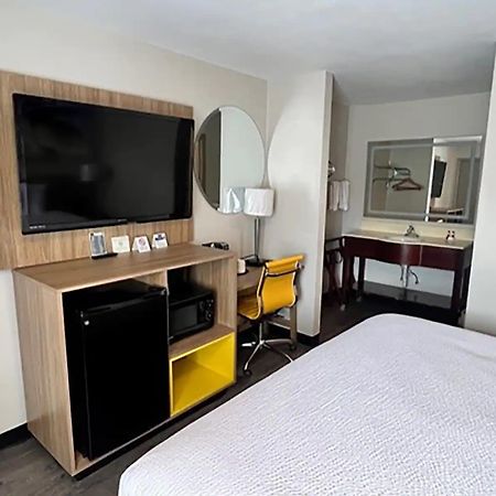 Days Inn By Wyndham Defuniak Springs Buitenkant foto