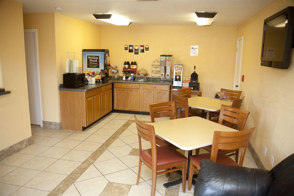Days Inn By Wyndham Defuniak Springs Buitenkant foto