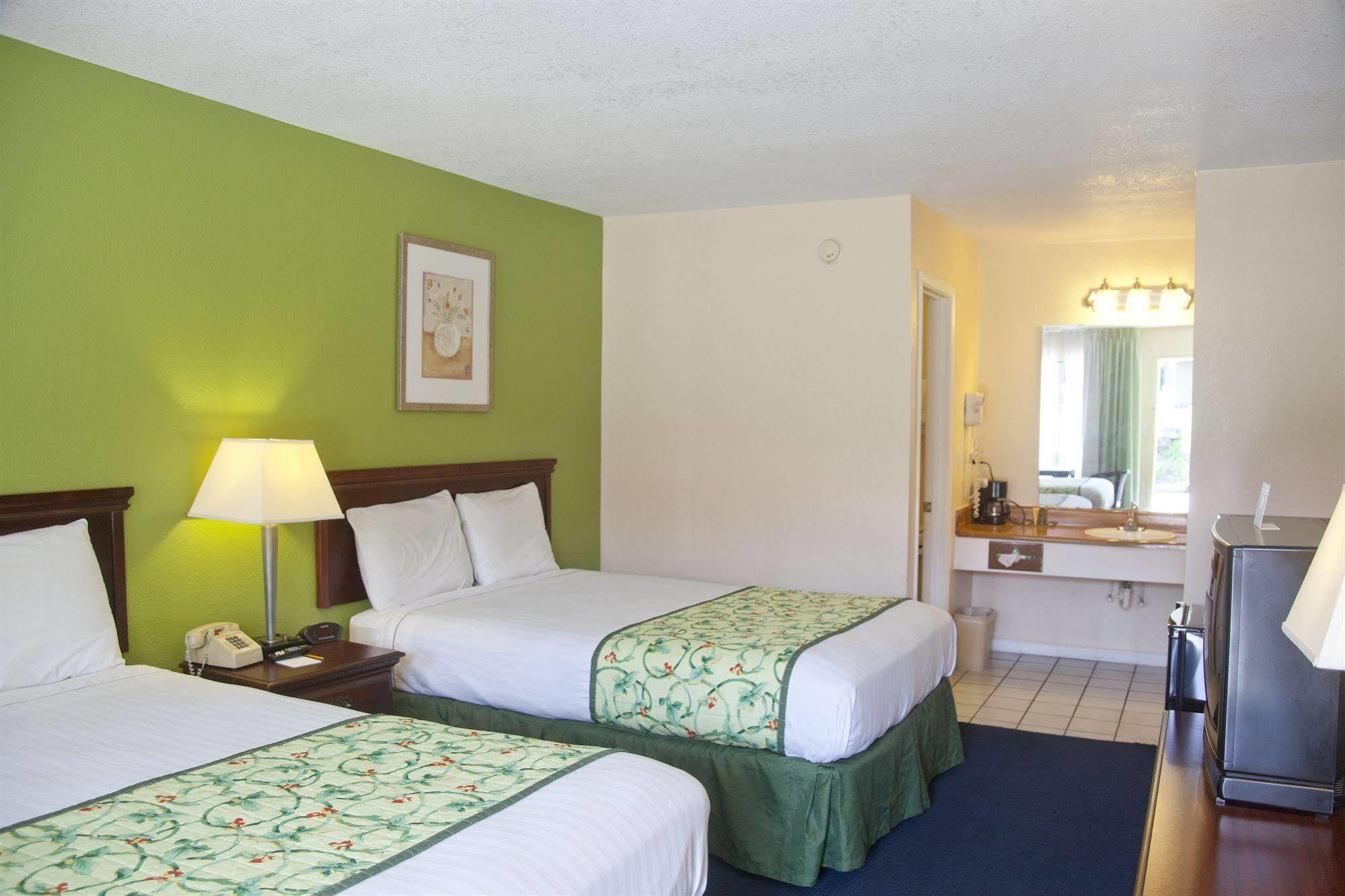 Days Inn By Wyndham Defuniak Springs Buitenkant foto