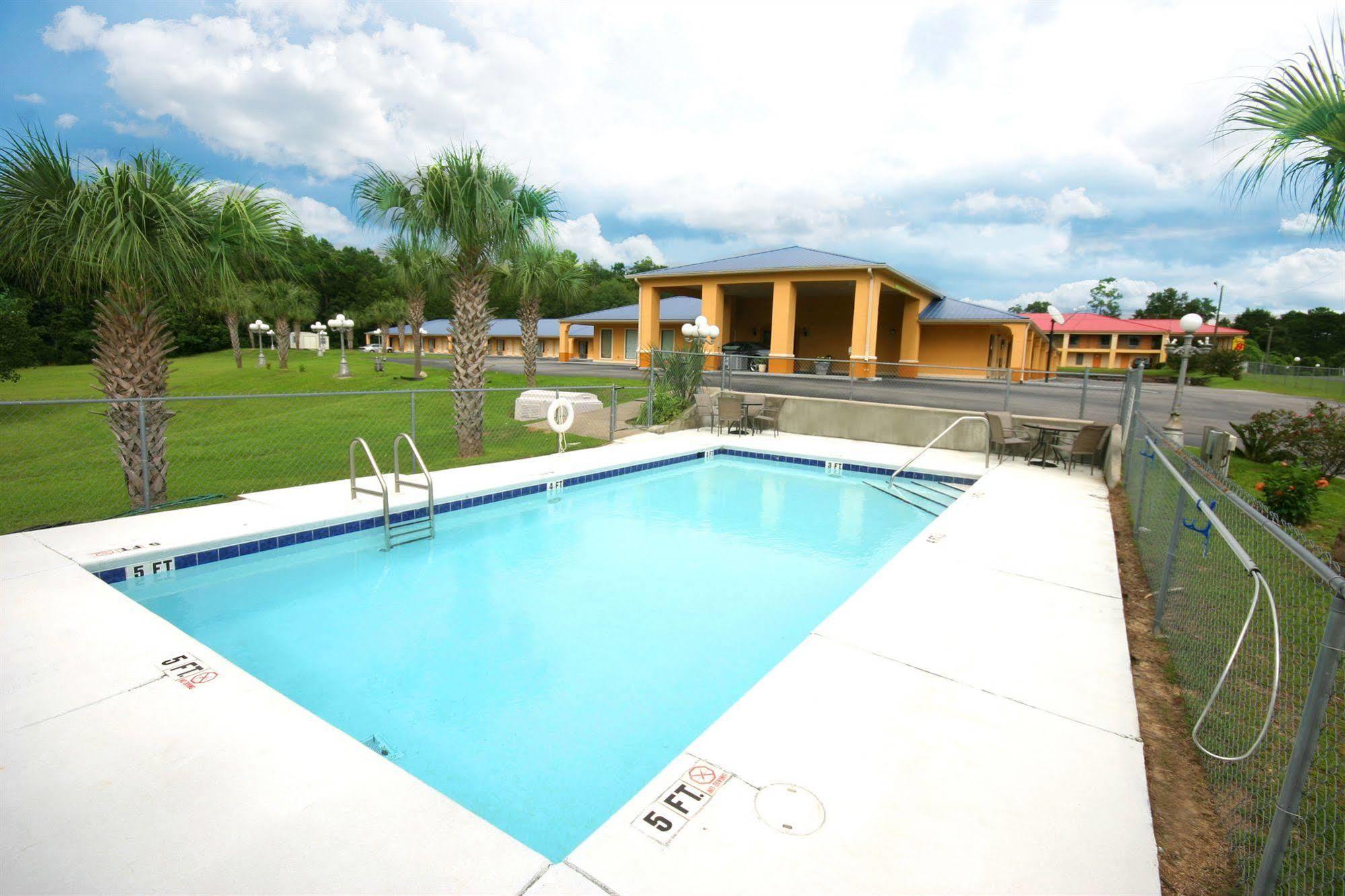 Days Inn By Wyndham Defuniak Springs Buitenkant foto