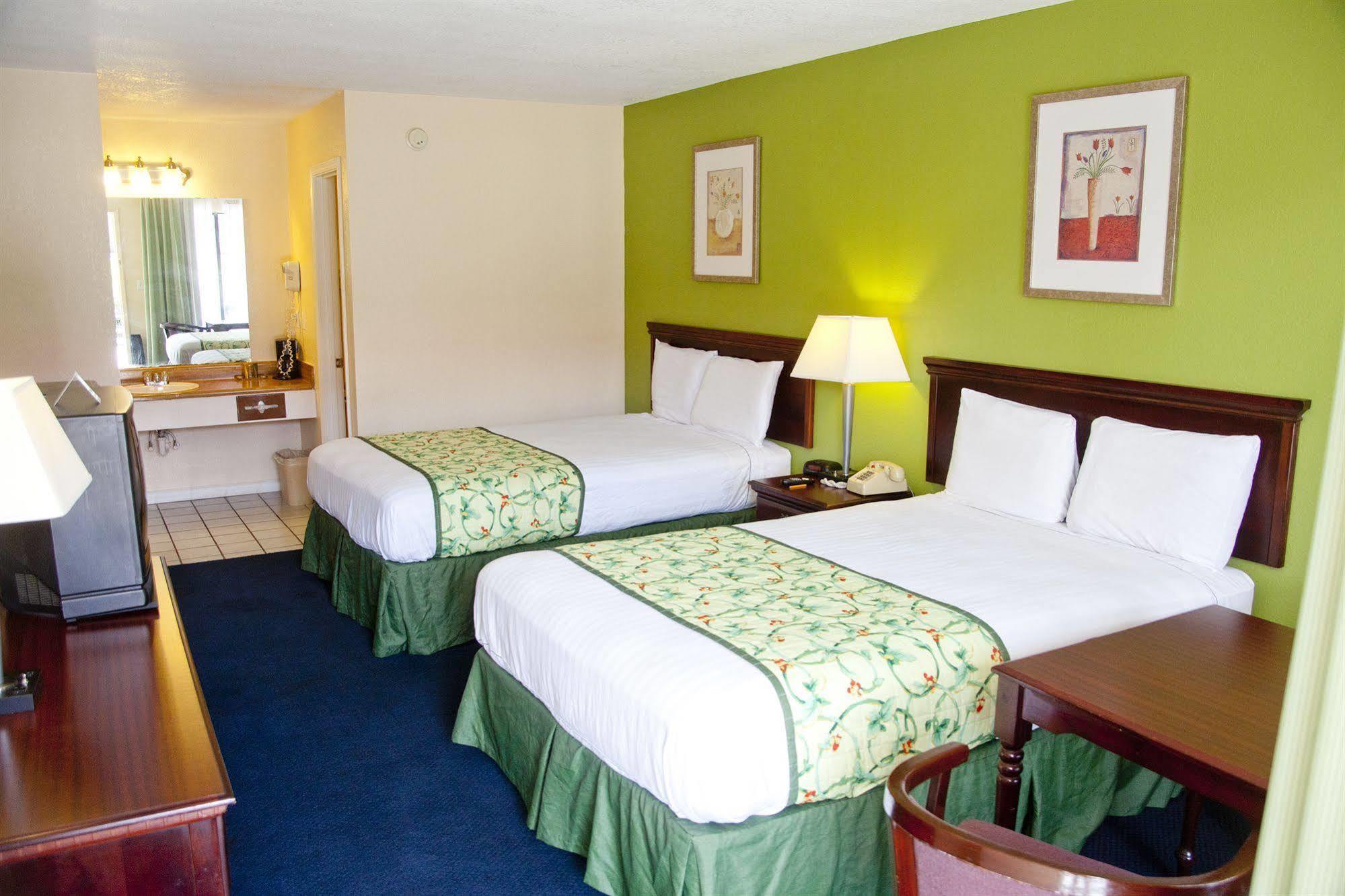 Days Inn By Wyndham Defuniak Springs Buitenkant foto