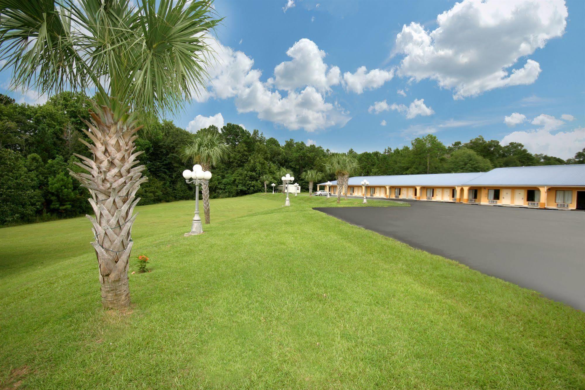 Days Inn By Wyndham Defuniak Springs Buitenkant foto